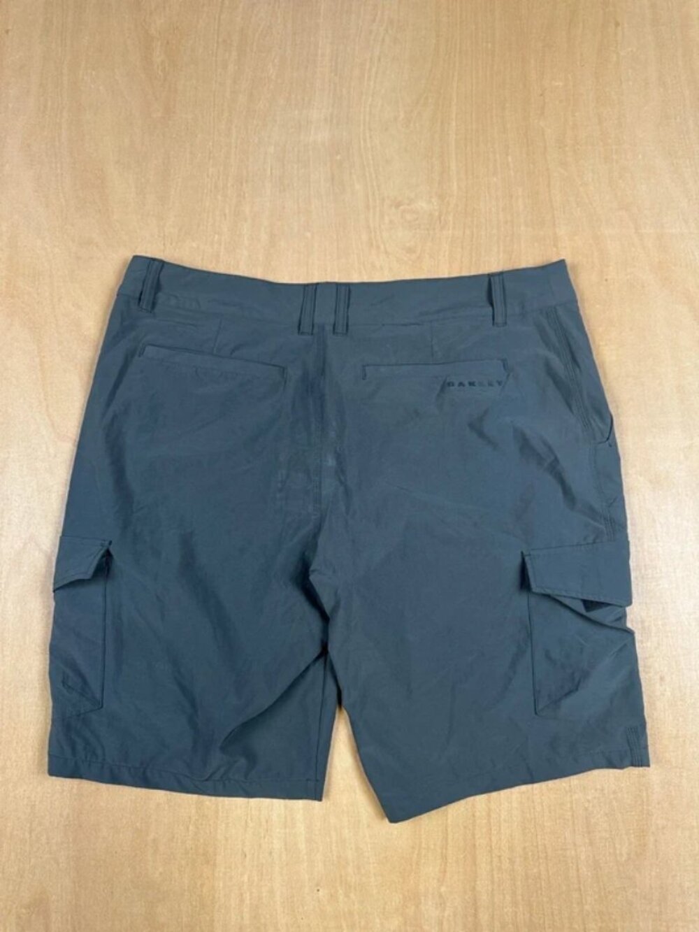 Oakley Men's Black Cargo Shorts Size 38
